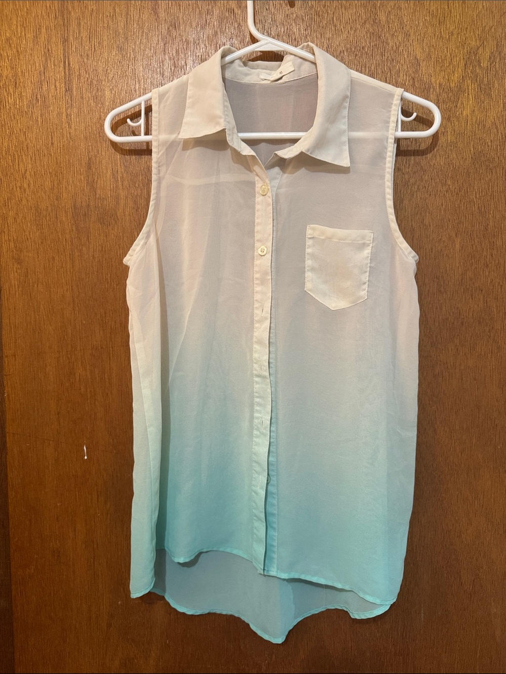 Sleeveless mesh Ombre Button-Front Shirt - Cream to Mint
